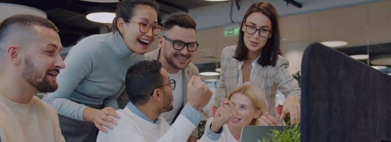 Team freut sich über Zeiterfassung einführen